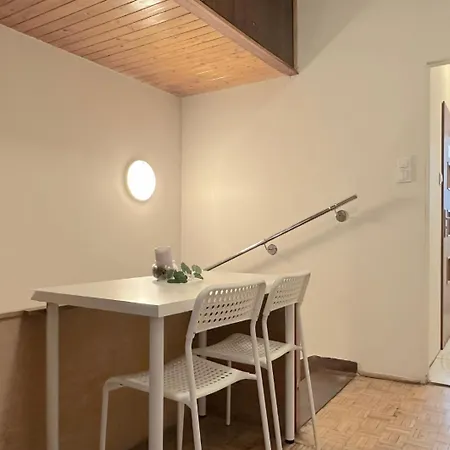 Проживание в семье Dolphin *